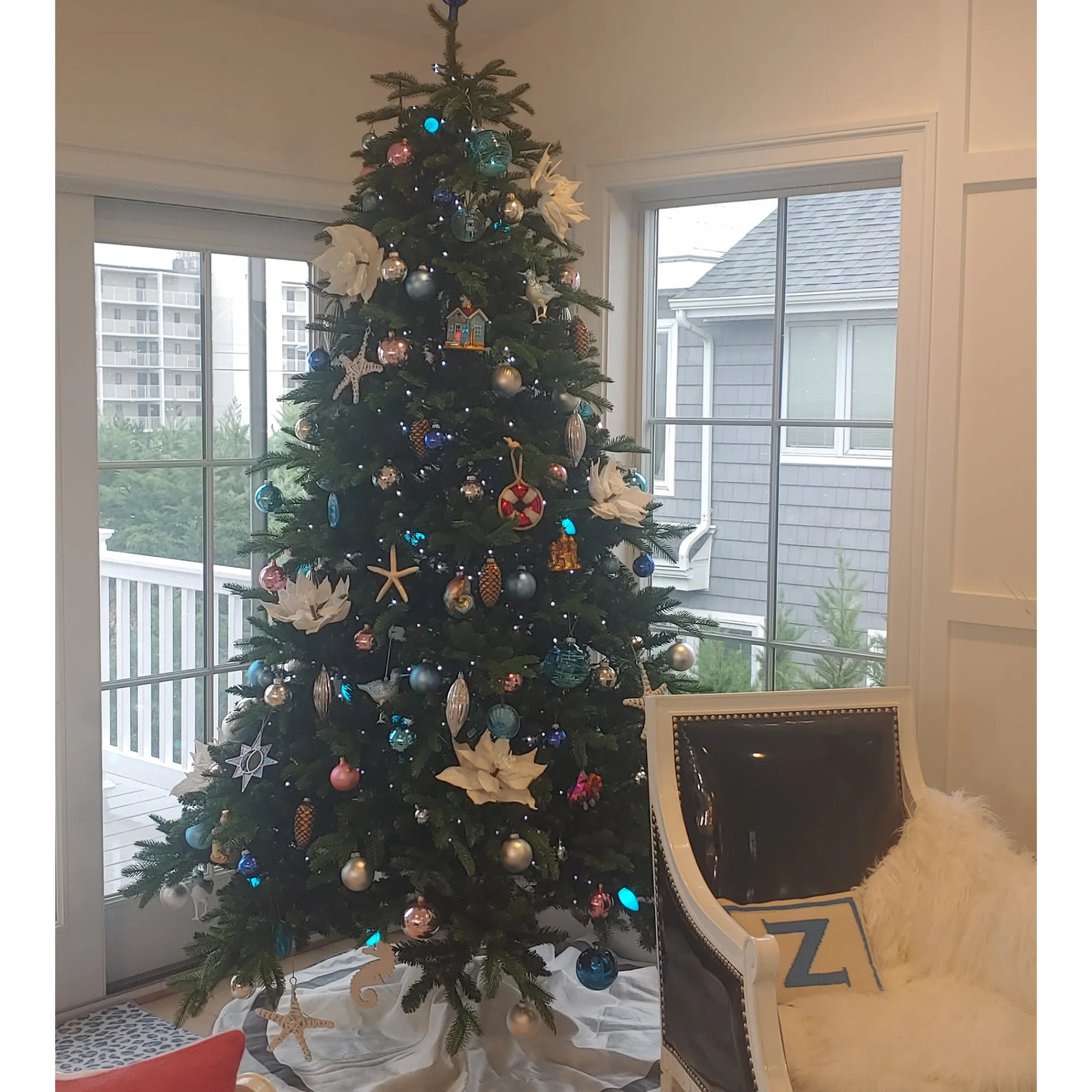 Northlight Unlit-8' Noble Fir Artificial Christmas Tree - Unlit